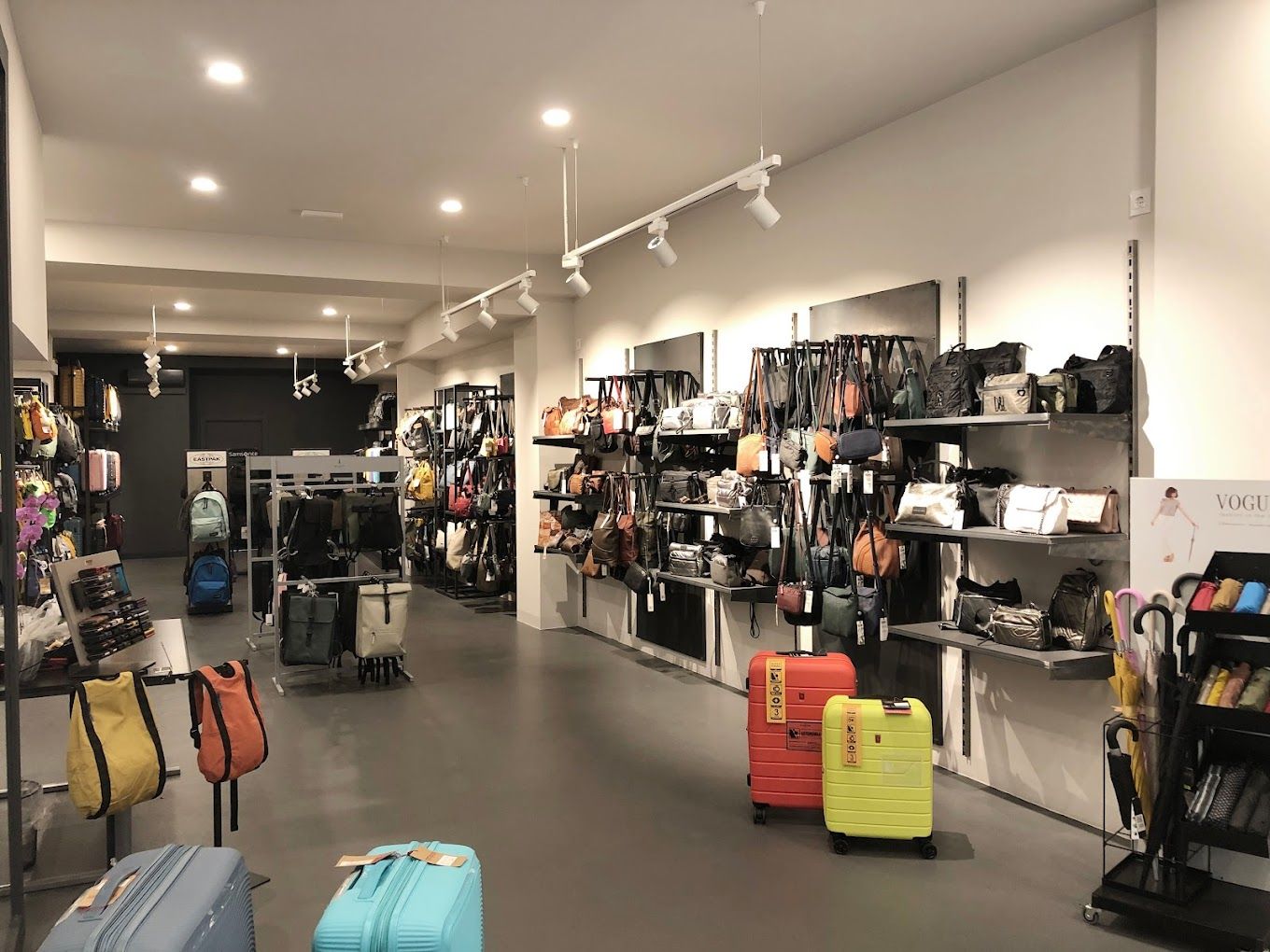 tienda maletas san andreu barcelona 2
