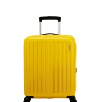 Maleta de cabina American Tourister en color amarillo, vista principal, carcasa rígida, ruedas 360° y diseño resistente