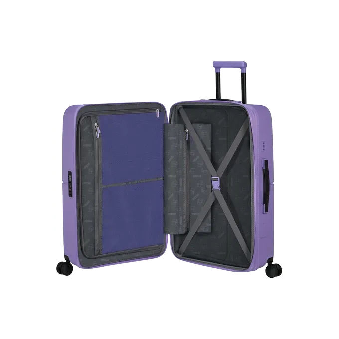Maleta mediana Dashpop American Tourister, detalle del cierre, cierre TSA integrado y estructura segura