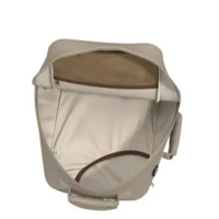 Mochila CabinZero Classic Tech 28L, vista de producto para viaje y cabina