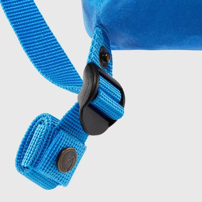 Mochila Fjallraven mochila__kanken_mini_royal_bl_3 resistente y funcional para uso diario