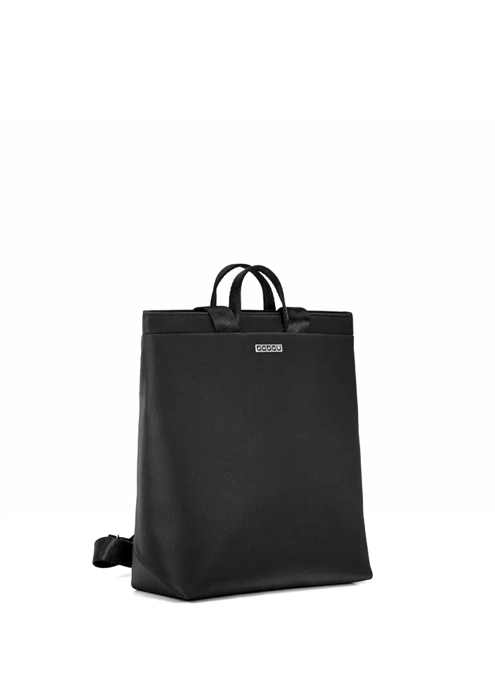 mochila Babau Boogie M en color negro, vista lateral para uso diario