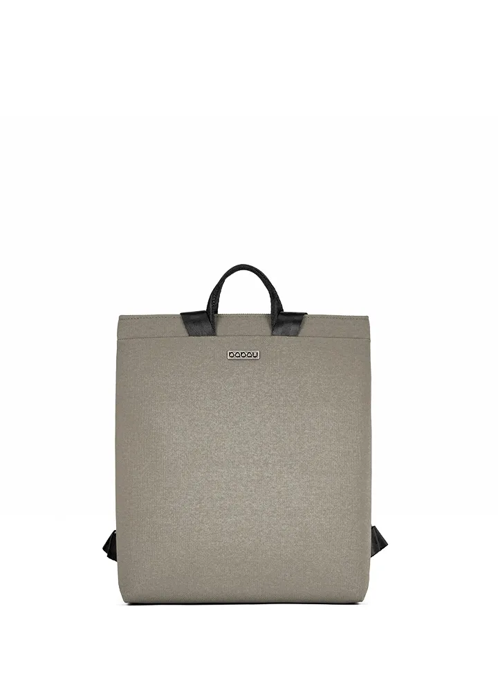 mochila Babau Boogie M en acabado Taupe, vista lateral para uso diario