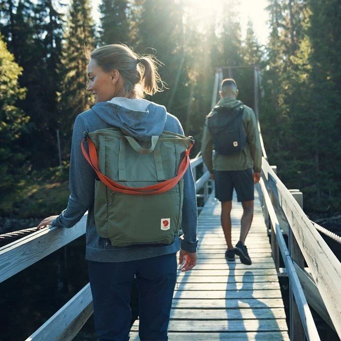 Mochila Fjallraven comparar-mochila--high-coast-totepack-9 resistente y funcional para uso diario