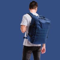 Mochila CabinZero Military 44L Navy, vista de producto para viaje y cabina