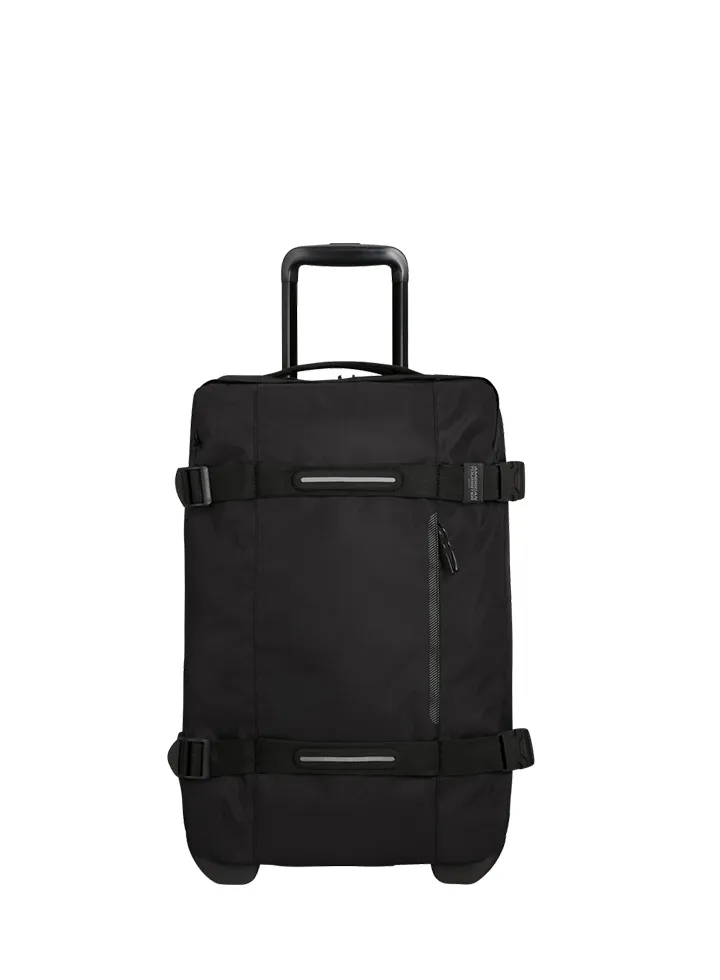 Bolsa de viaje American Tourister, detalle de ruedas, asas resistentes, formato flexible y espacio amplio