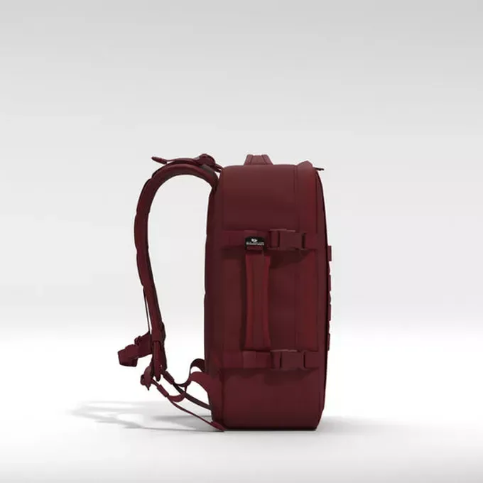 Mochila CabinZero Military 28L, vista de producto para viaje y cabina