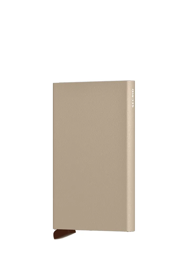 Tarjetero metálico Secrid _tarjetero_cardprotector_powder_desert con diseño compacto