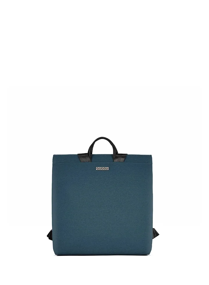 mochila Babau Boogie S en acabado Delta Navy, vista frontal para uso diario