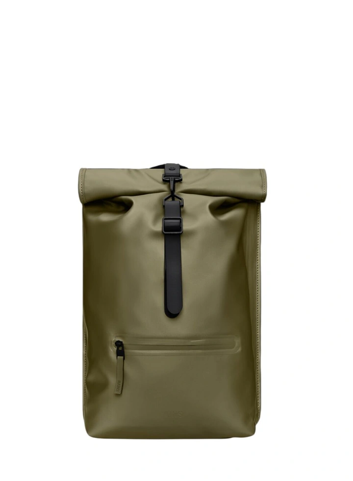 mochilas_rains_rolltop_rucksak_13320_revel_.webp mochilas_rains_rolltop_rucksak_13320_revel_.webp